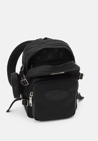 Sac à Dos Steve Madden Madden Girl - Taille Moyen, Bleu, Occasion