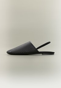 Wybrany, triple black