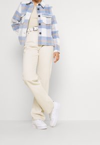 Vero Moda Lehká bunda - off-white