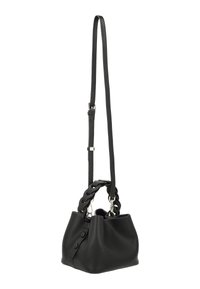 Schwarze Lederhandtasche mit strukturierter Oberfläche, ausgestattet mit einem geflochtenen Griff und einem verstellbaren Riemen. Der Verschluss besteht aus zwei funktionalen Knöpfen.