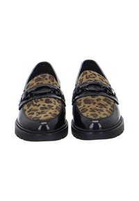 Schwarze Lacklederslipper mit einem Leopardenmuster-Panel und einem schwarzen Kettenakzent über dem Spann. Dicke schwarze Sohle.