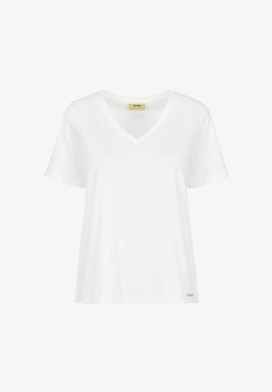 Biała koszulka z dekoltem w serek, wykonana z bawełny, z krótkimi rękawami, o luźnym kroju z małą metką logo po dolnej stronie.