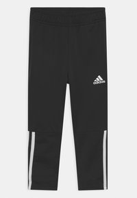 Zwarte sportieve broek van rekbaar materiaal, met een elastische tailleband, witte zijstrepen en een Adidas-logo op de bovenste linkerbenen.