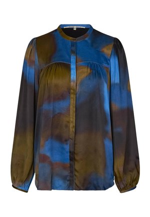Damesblouse met lange mouwen, voorzien van een abstract patroon in blauw, bruin en zwart, ronde halslijn en knoopsluiting aan de voorkant.
