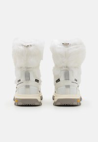 Colmar Originals WARMER ICE - Botas de inverno - white