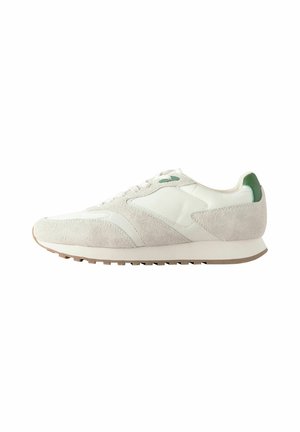 REGULAR FIT - SMART RUNNERS WITH TRIM - Baskets basses - white