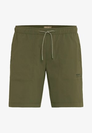 Ελιού πράσινα σορτς με ελαστική μέση, ρυθμιζόμενο κορδόνι, δύο πλαϊνές τσέπες και διακριτική σήμανση στο κάτω δεξί.