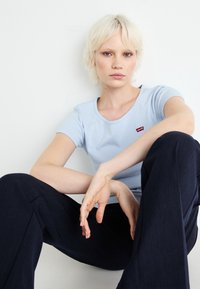 Levi's® CREWNECK TEE 2 PACK  - Βασικό μπλουζάκι - white/kentucky blue