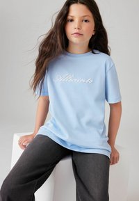 smALLSAINTS GRAPHIC CREW  - Triko s potiskem - light blue
