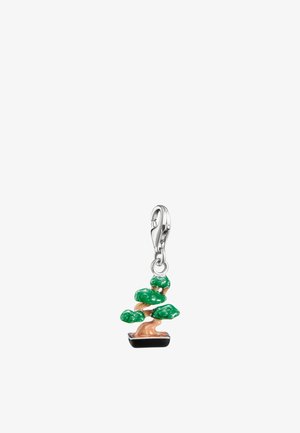 Silberfarbener Verschlussanhänger in Form eines Bonsai-Baums mit braunem Stamm, grünen Blättern und einem schwarzen rechteckigen Topf.