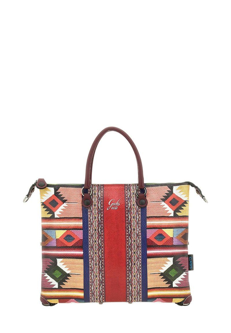 Ampia borsa a tracolla rettangolare in tessuto con motivi tribali geometrici multicolori, striscia centrale in pelle rossa e manici marroni.