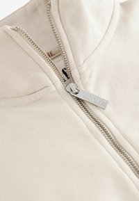 PETITE FIT - HALF ZIP - Sportinis megztinis - stone