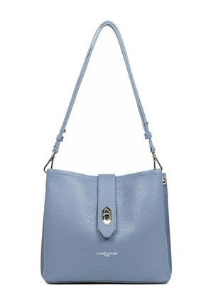 Borsa a mano in pelle blu chiaro con forma strutturata, dotata di un pattina centrale e hardware in metallo. Inclusa una tracolla regolabile.