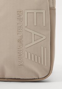 EA7 Emporio Armani UNISEX piaskowy