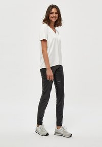PEPPERCORN LINETTE - Leggings - Hosen - black