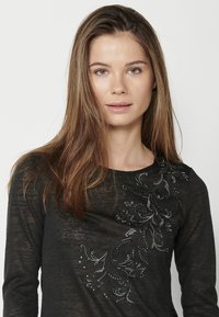 Koroshi Hosszú ujjú felső - black
