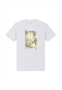 Hvid T-shirt med et vintage japansk bambusskov tryk og rød lodret og vandret japansk tekst i midten foran.