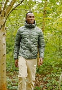Peak Performance HELIUM HOOD JACKET - Dunjakker - pine needle