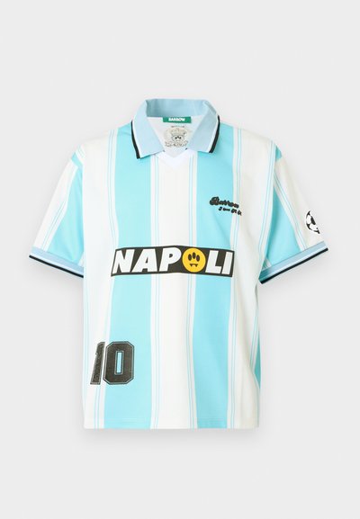 Világoskék és fehér csíkos focimez fekete részletekkel, amelyen vastag betűkkel szerepel a "NAPOLI", egy kicsi embléma, és a "10" szám fekete színben.