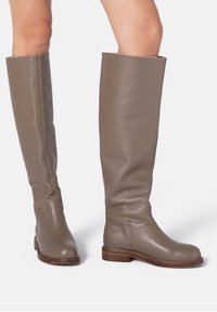 L37 Botas - light brown