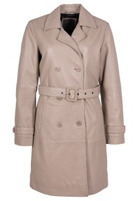 Trench-coat beige en cuir avec boutons croisés, taille ceinturée et poches latérales. Dispose d'un col pointu et d'une finition texturée.