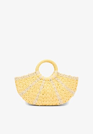 Żółta pleciona torebka z okrągłym uchwytem, o kształcie wachlarza, plecioną strukturą i kontrastującymi jasnżółtymi akcentami.