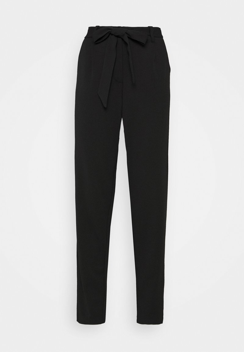 Zwarte broek met een strik taille, taps toelopende benen, voorkruimelzakken en een gladde stofstructuur. Eenvoudig ontwerp zonder patronen of versieringen.