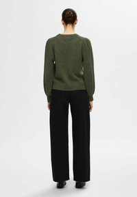Selected Femme Strickpullover - khaki