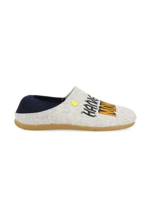 Zapatillas de felpa grises con parte trasera azul marino, acento de carita sonriente amarilla y texto "Feliz Lunes" en negro y naranja. Suela de goma, textura suave.