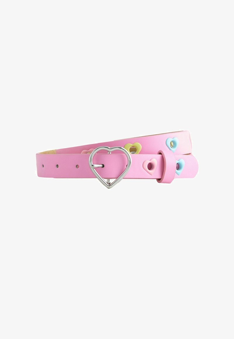 Ceinture rose avec boucle en forme de cœur argentée et œillets en forme de cœur colorés en jaune pastel, rose et bleu.