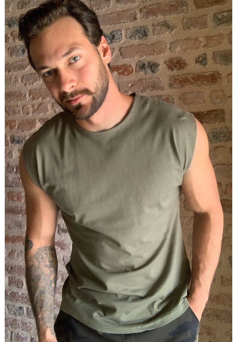 Herren T-Shirts basic | Trendyol Top green/grün - CI53390 Herren T-Shirts basic | Trendyol Top green/grün - CI53390