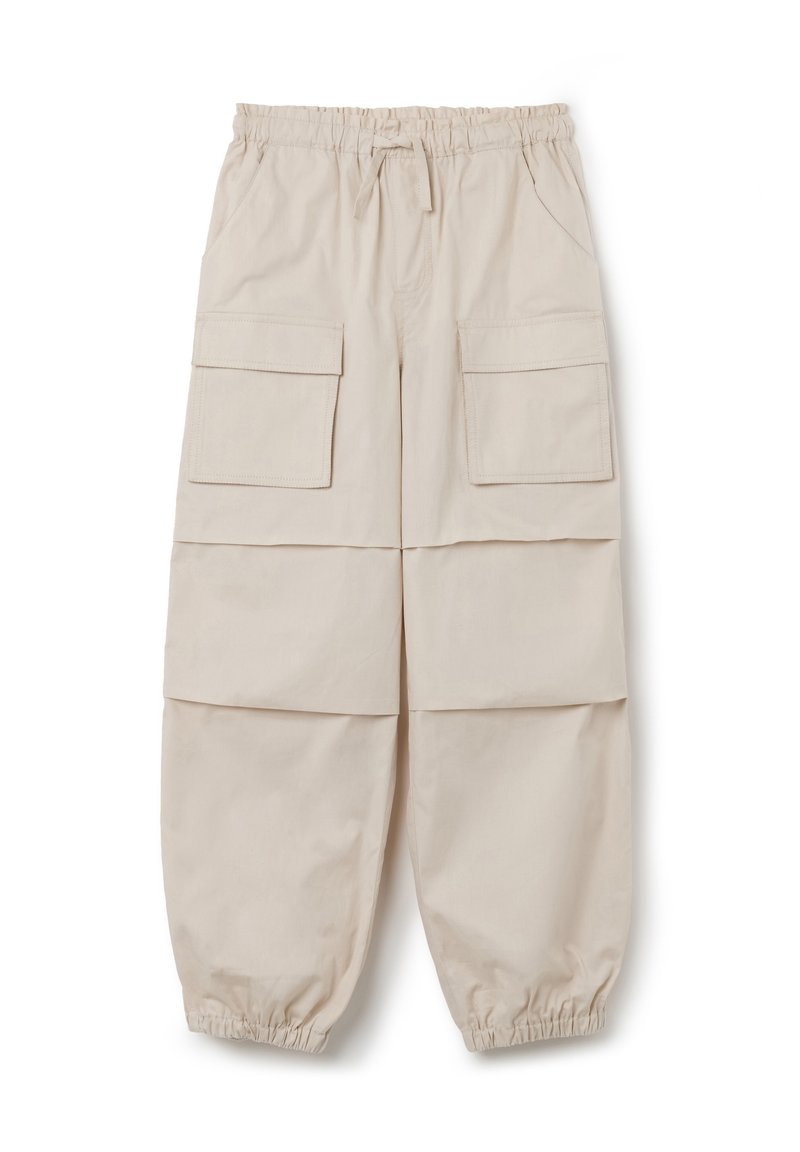 Beige cargo broek met een elastische tailleband, twee voorzakken en elastische boorden. Gemaakt van lichte, gestructureerde stof.