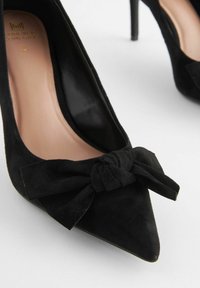 Next WIDE FIT FOREVER COMFORT BOW MID COURT - Klasické lodičky - black