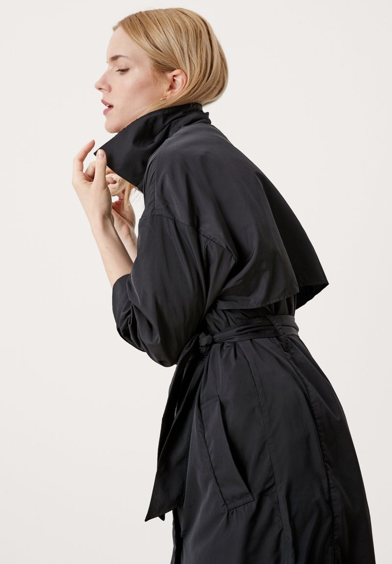 Damen Parkas | s.Oliver BLACK LABEL Trenchcoat grey black/schwarz - PL48029 Damen Parkas | s.Oliver BLACK LABEL Trenchcoat grey black/schwarz - PL48029