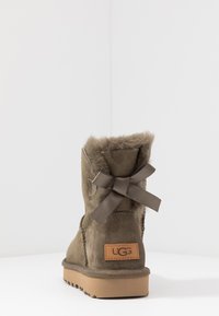 UGG MINI BAILEY BOW II - Botas de inverno - euculyptus spray