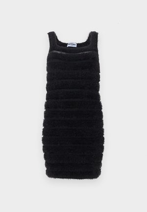 Černé pouzdrové šaty bez rukávů s chlupatými horizontálními pruhy a čtvercovým výstřihem, označené značkou Moschino.