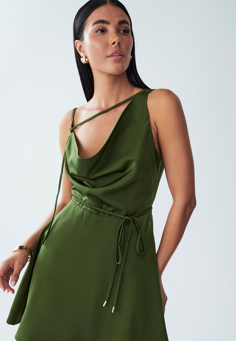 green emerald velvet dress Milla Dress by Vivid Luxe