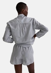 Monoprix RAYÉ AVEC COEUR BRODÉ EN VOILE DE SET - Pyjama - marine