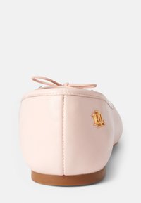 Lauren Ralph Lauren JAYNA NAPPA LEATHER FLAT - Balerinke - pale pink