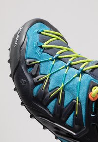 Salewa MS WILDFIRE EDGE - Pārgājienu apavi - premium navy/fluo yellow