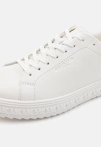 MICHAEL Michael Kors GROVE LACE UP - Sneakers - optic white