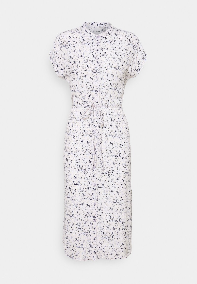 Robe midi blanche à manches courtes, boutonnée sur le devant, avec un délicat imprimé floral noir et bleu, et une ceinture à nouer à la taille.