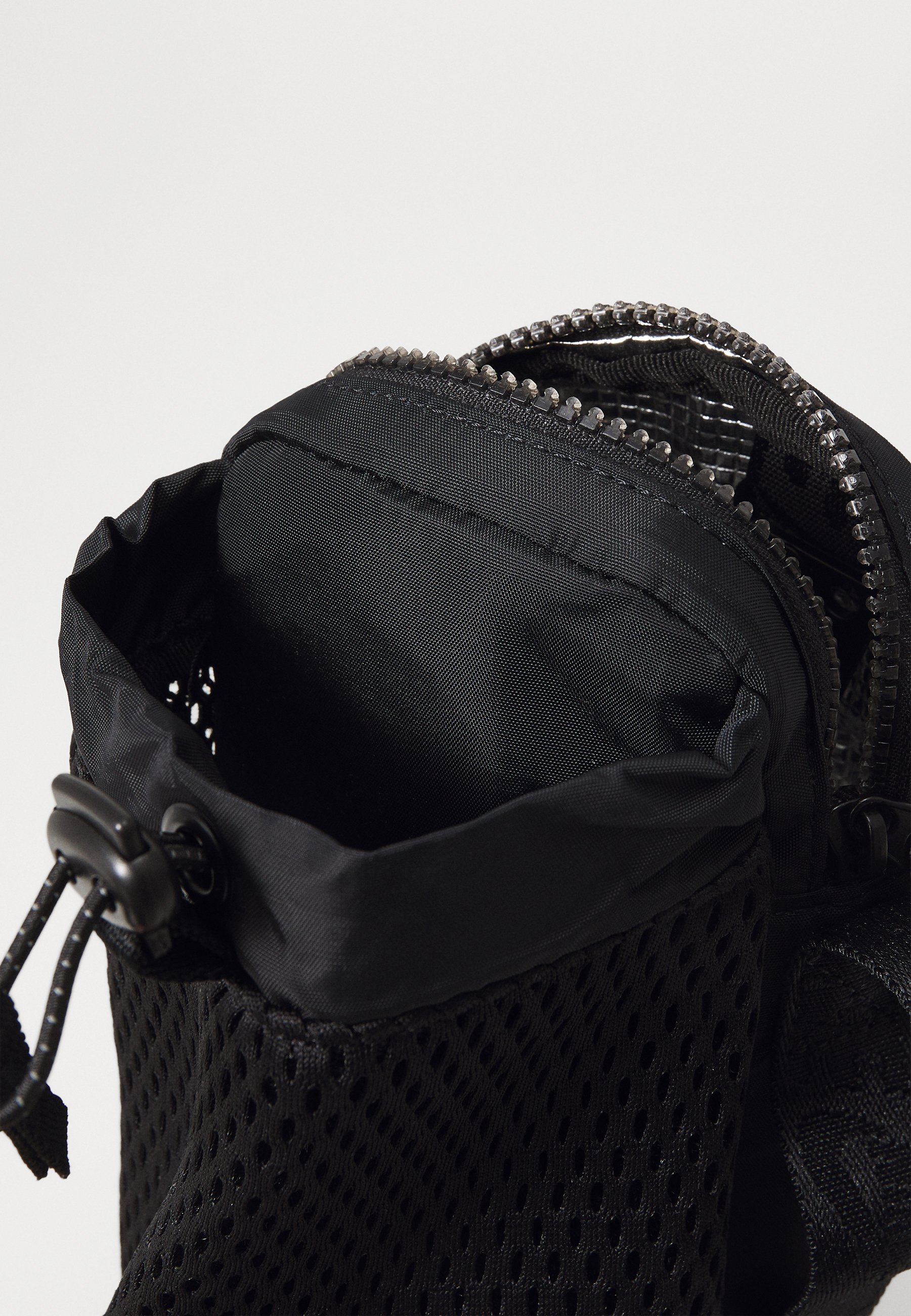 Oakley LATITUDE SLING PACK UNISEX - Rucksack - blackout