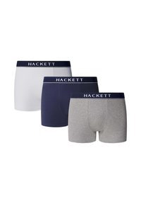Zestaw trzech męskich bokserek w kolorach białym, granatowym i szarym z czarnymi gumkami w pasie i logo "HACKETT".