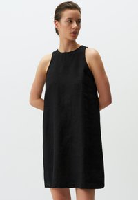 Unausgewählt, black