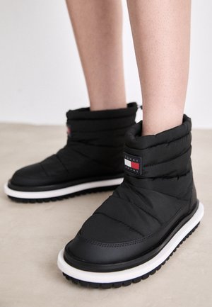 Winter boots - black