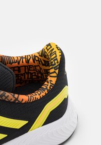 Adidas Performance Runfalcon 2 0 Messi Unisex Neutral Running Shoes Core Black Bright Yellow Solar Gold Black Zalando Ie