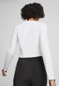 Puma CLASSICS  - Top s dlouhým rukávem - white