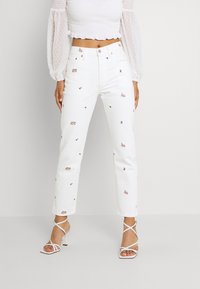 Levi's® 501® CROP JEANS - Calças de ganga de perna direita - white denim