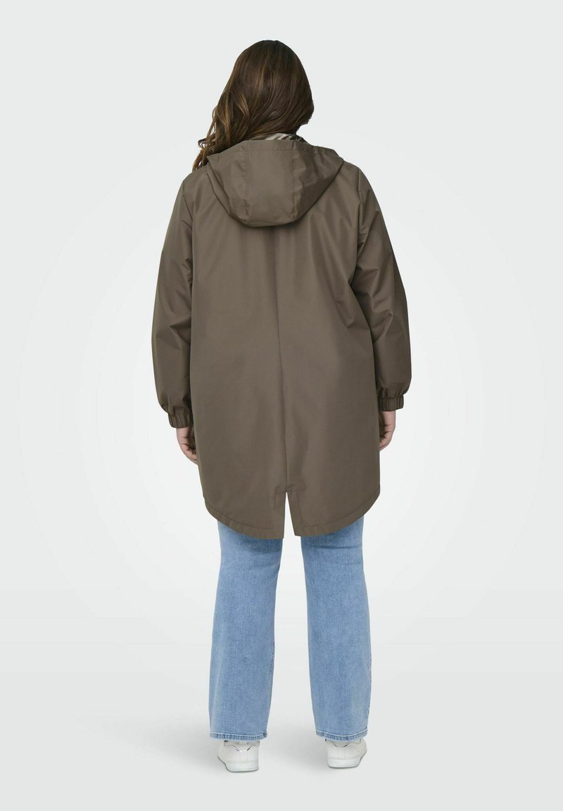 ONLY Carmakoma Abrigo corto walnut/marrón oscuro